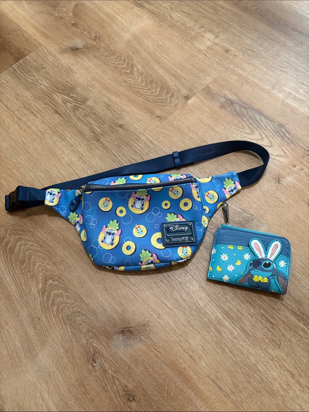 NWOT Loungefly x Disney Lilo & Stitch Pineapple Floaty Fanny Pack & Wallet